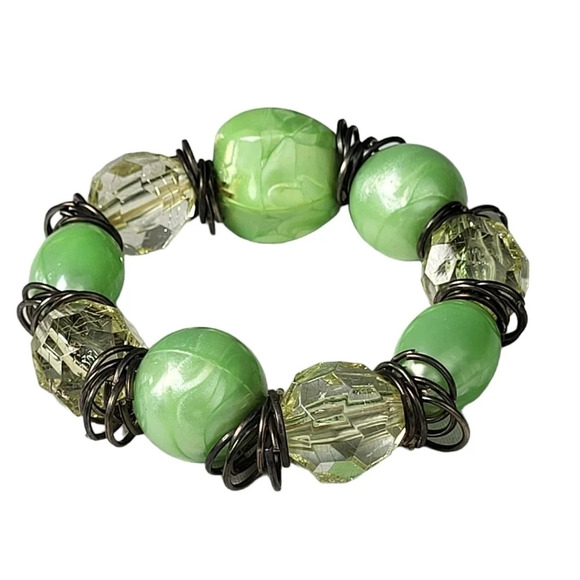 Plastic Link Bezel Green Stretch Bracelet - Picture 1 of 4